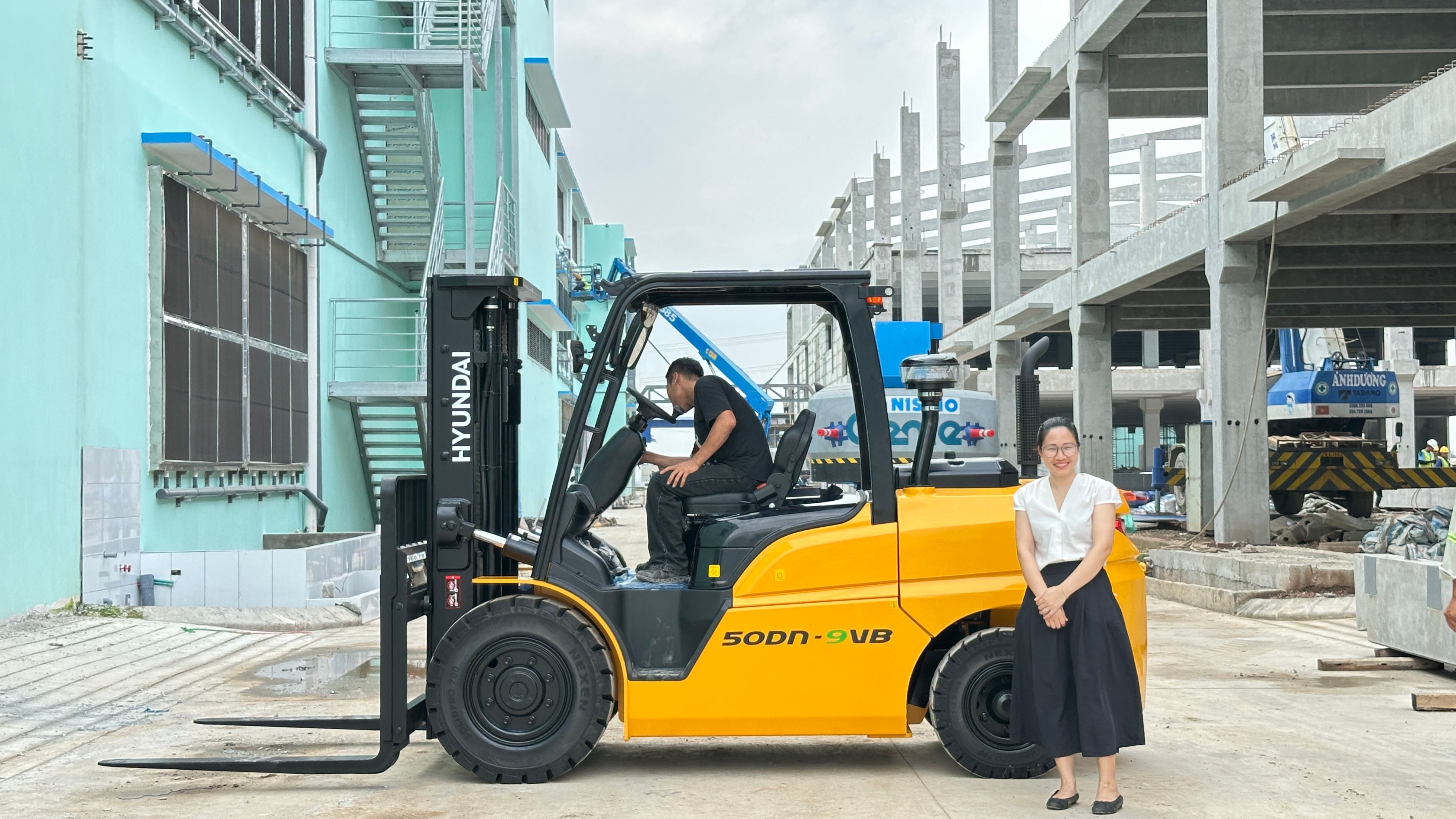 Hình ảnh bàn giao xe nâng 50DN-9VB cho khách hàng tại Thái Bình