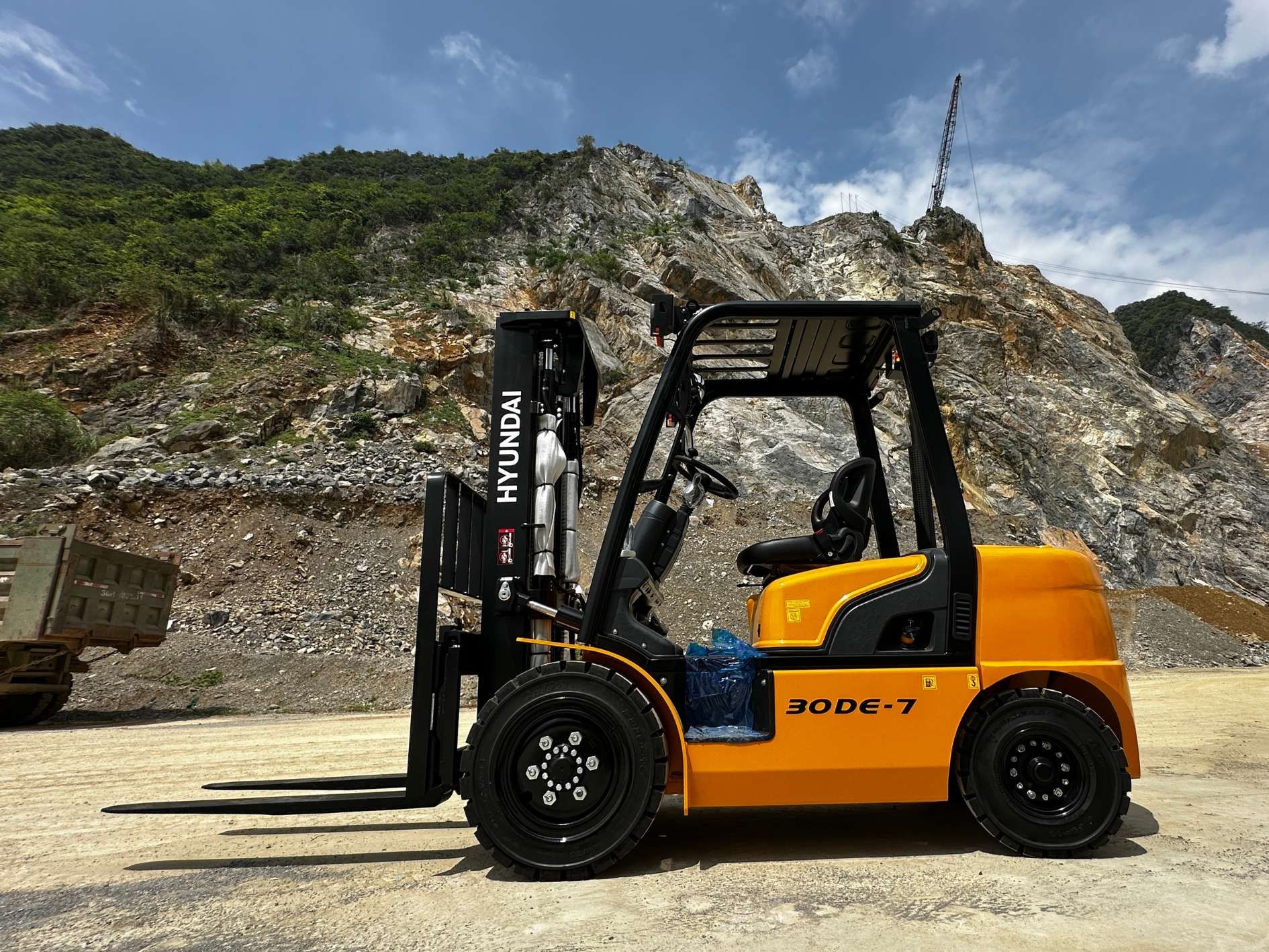 30DE-7 xe nâng dầu 3 tấn.jpg (4).jpg
