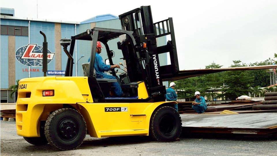 Xe nâng 7 tấn cho ngành khai thác