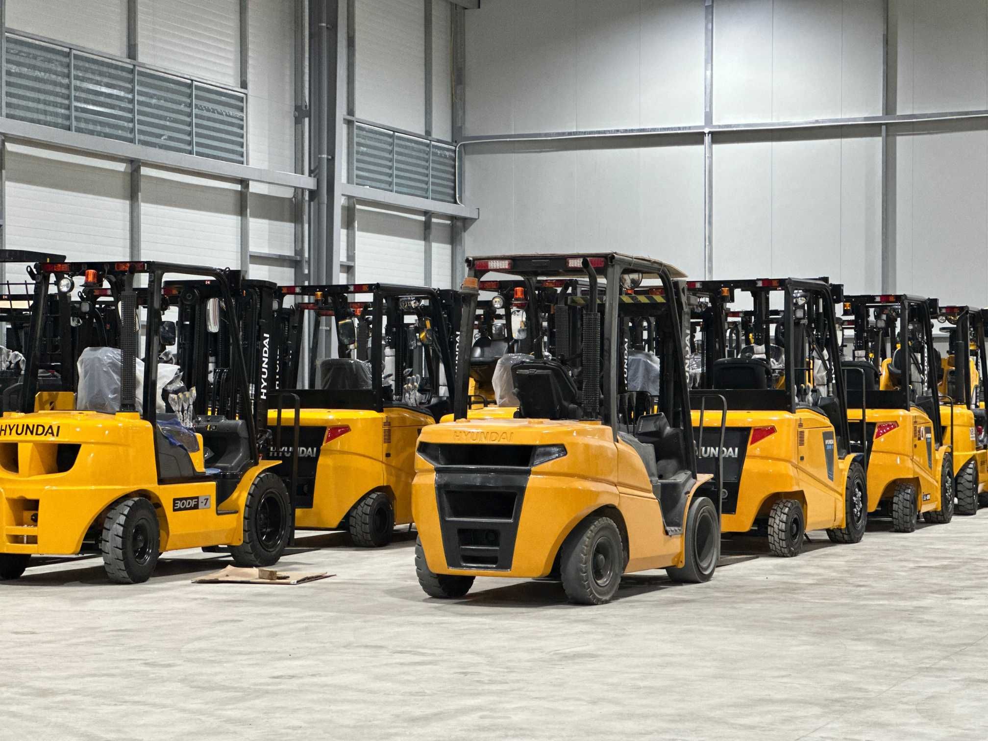 Xe nâng Hyundai Nhất Lộ Phát 168.jpg