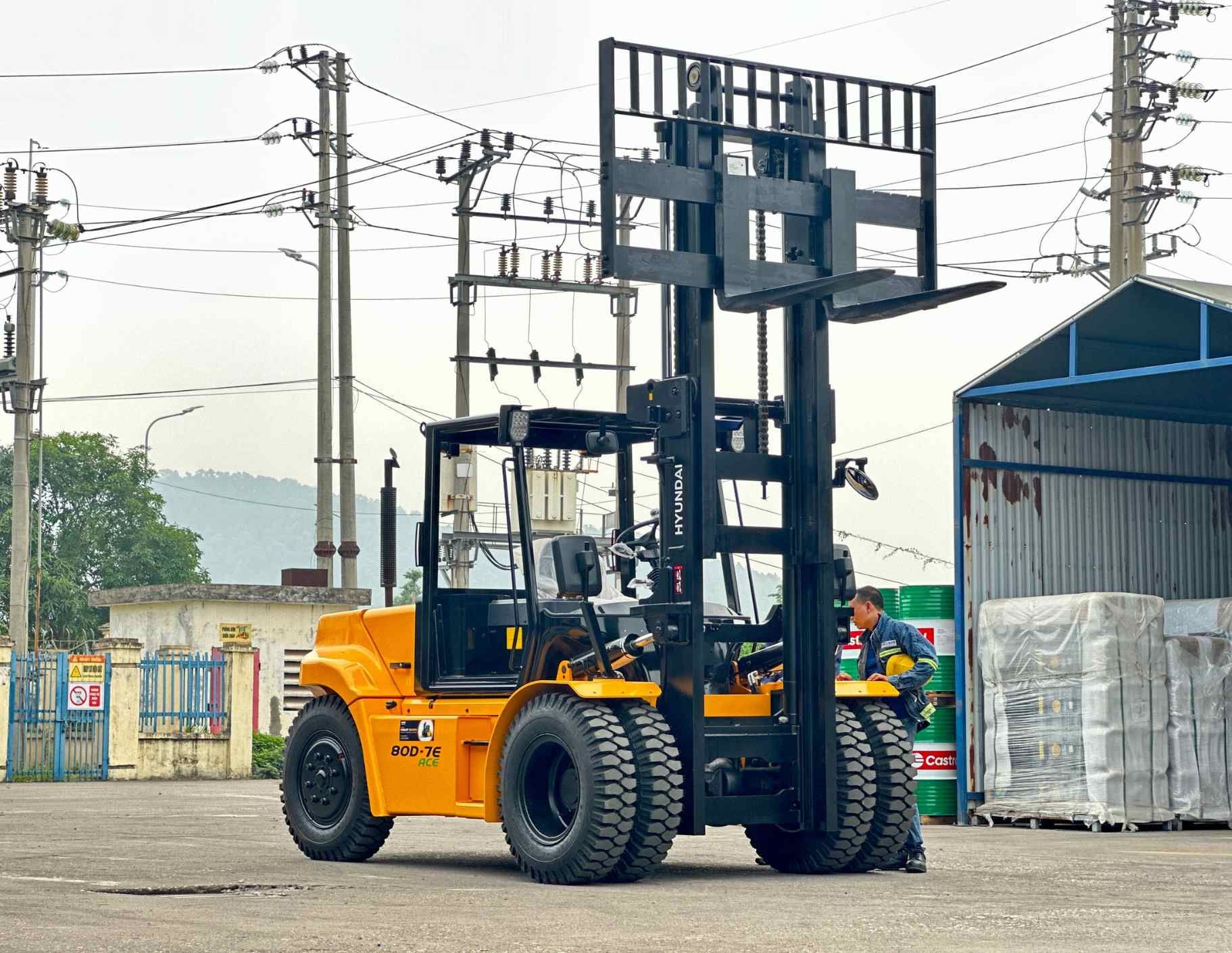 Xe nâng dầu 8 tấn 80D-7E ACE.jpg