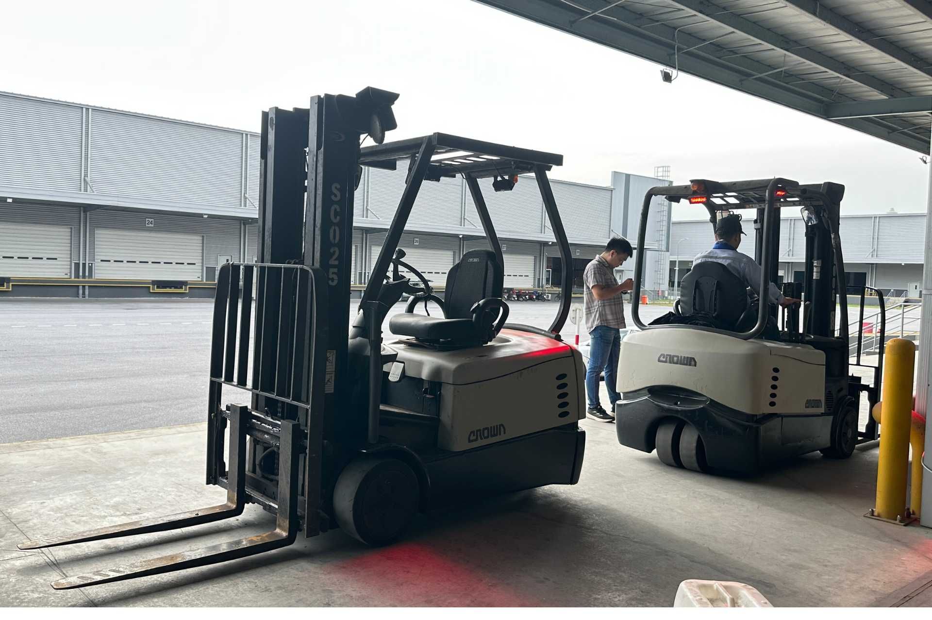 Xe nâng điện 3 bánh cho thuê tại Hải Phòng.jpg