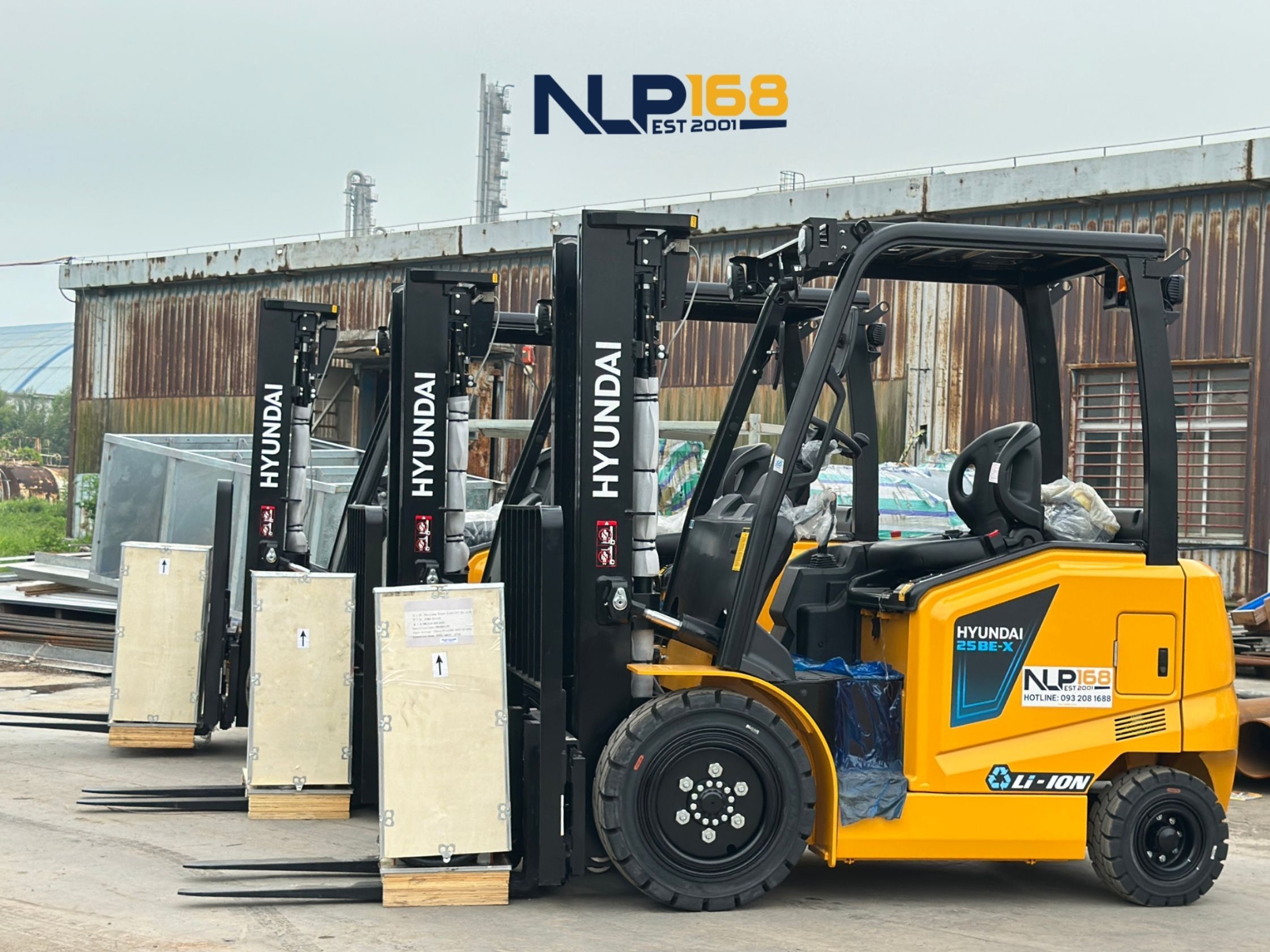 bàn giao xe nâng điện Hyundai 25be-x.jpg