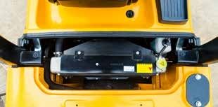 két nước trên xe nâng dầu 3 tấn 30DE-7.jpg